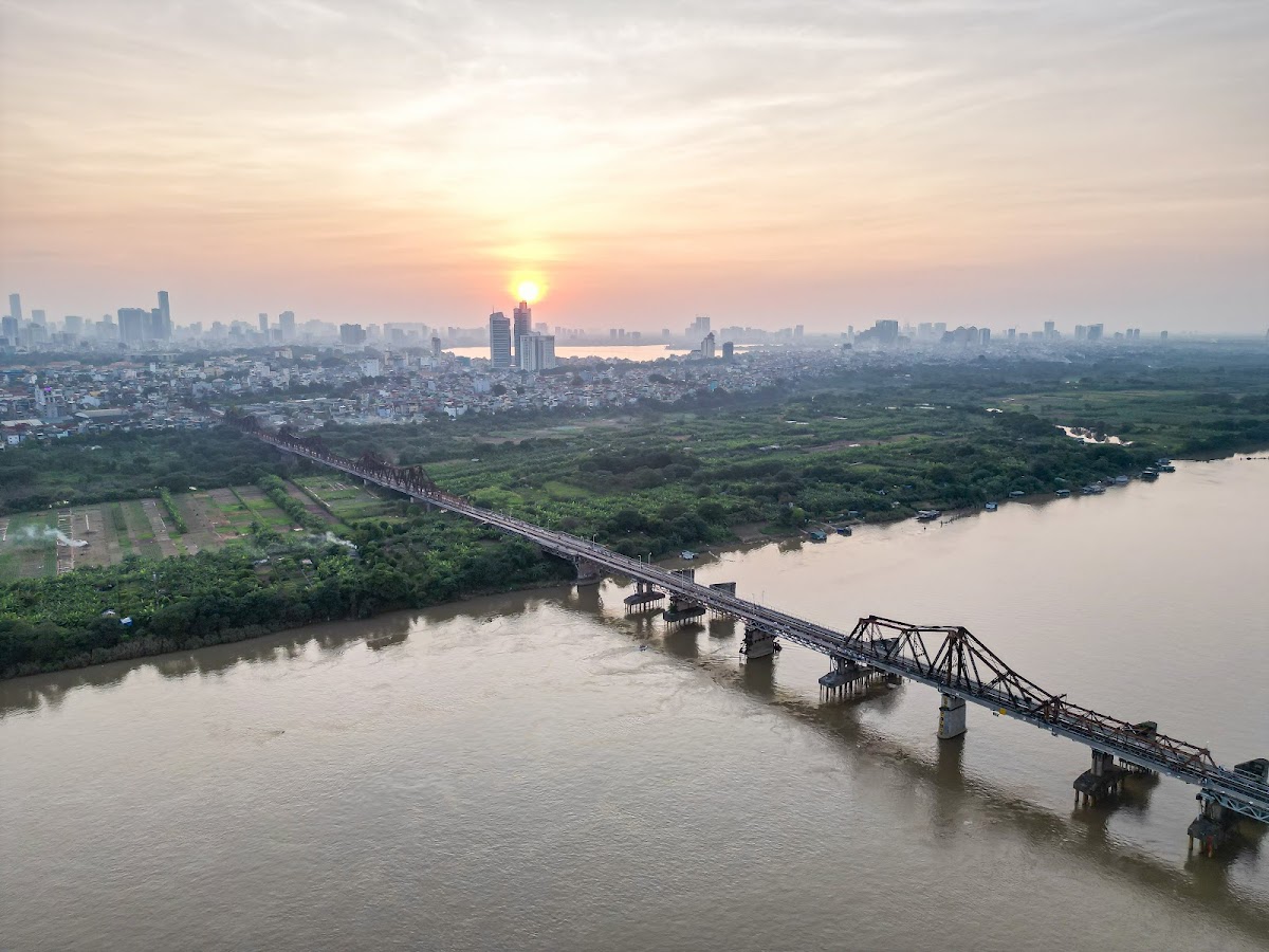 Long Bien Bridge