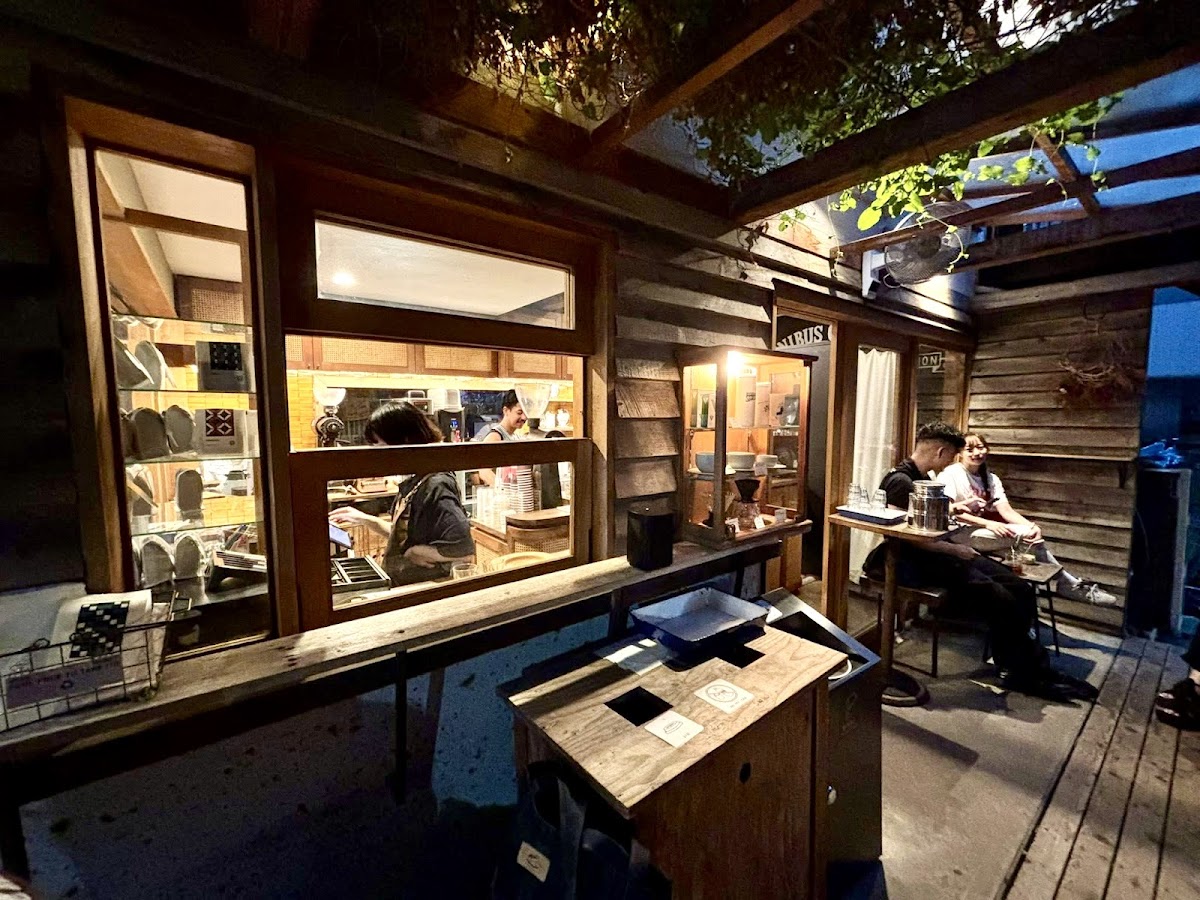 ONIBUS COFFEE Nakameguro 3 Chome